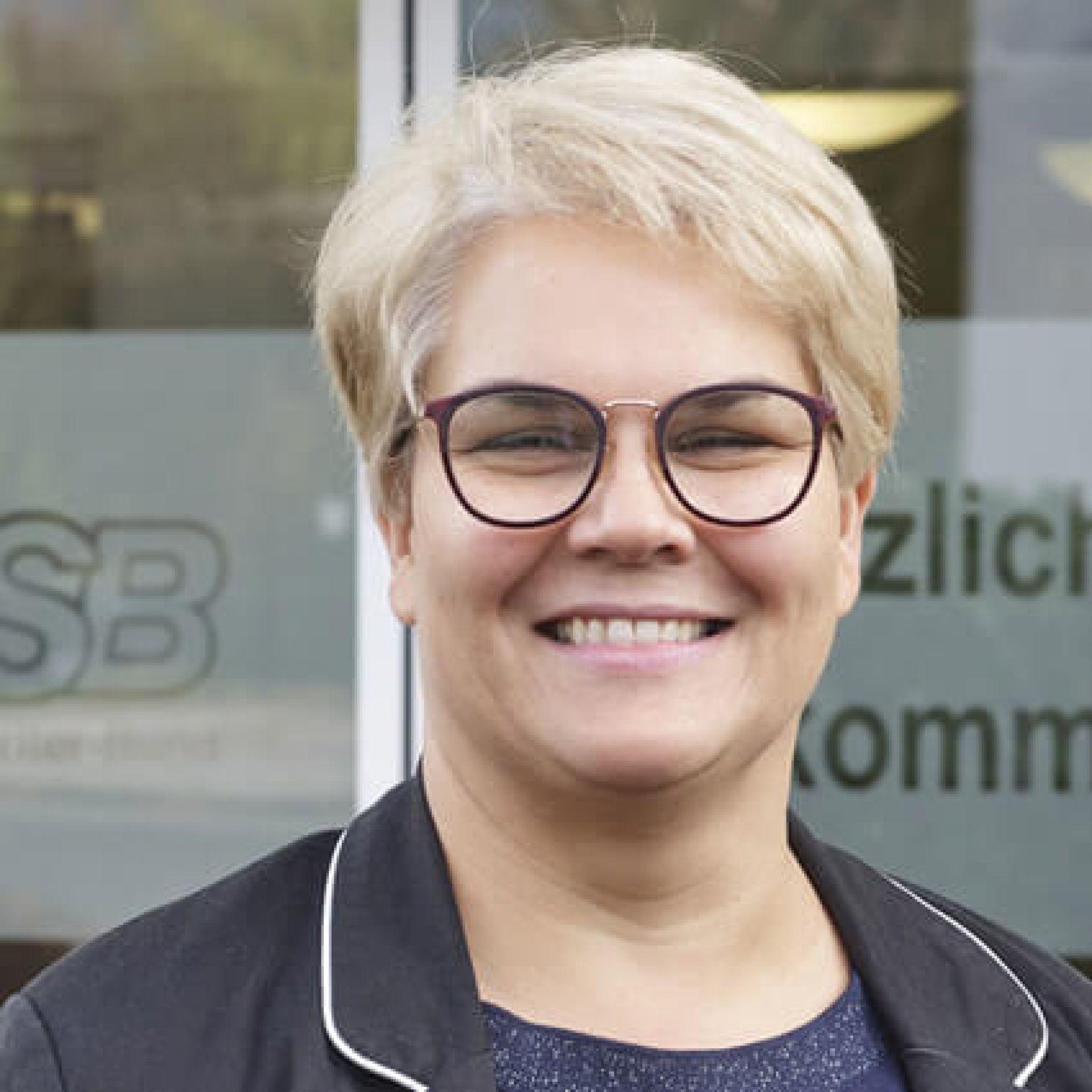 Frau Mandy Hirschfeld